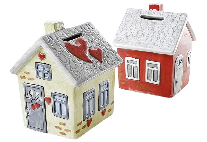 Spardose Haus Keramik sortiert mit Schlüssel & Schloss 9x9x12cm rot/creme/grau